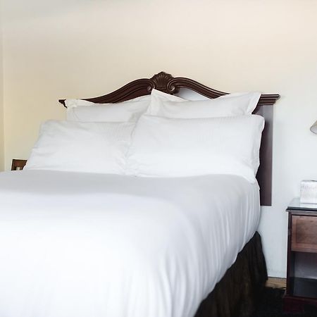 Cozy Mountain Motel Austin Екстер'єр фото