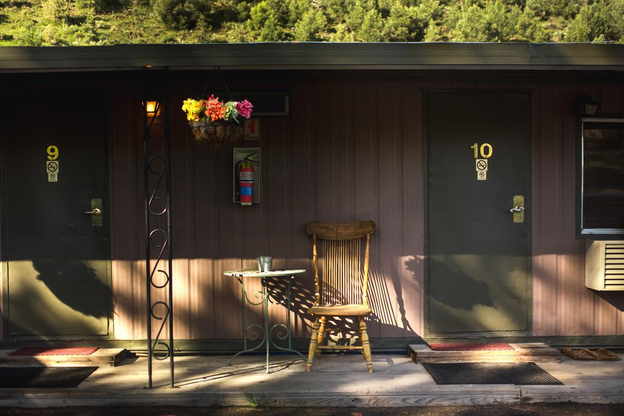 Cozy Mountain Motel Austin Екстер'єр фото