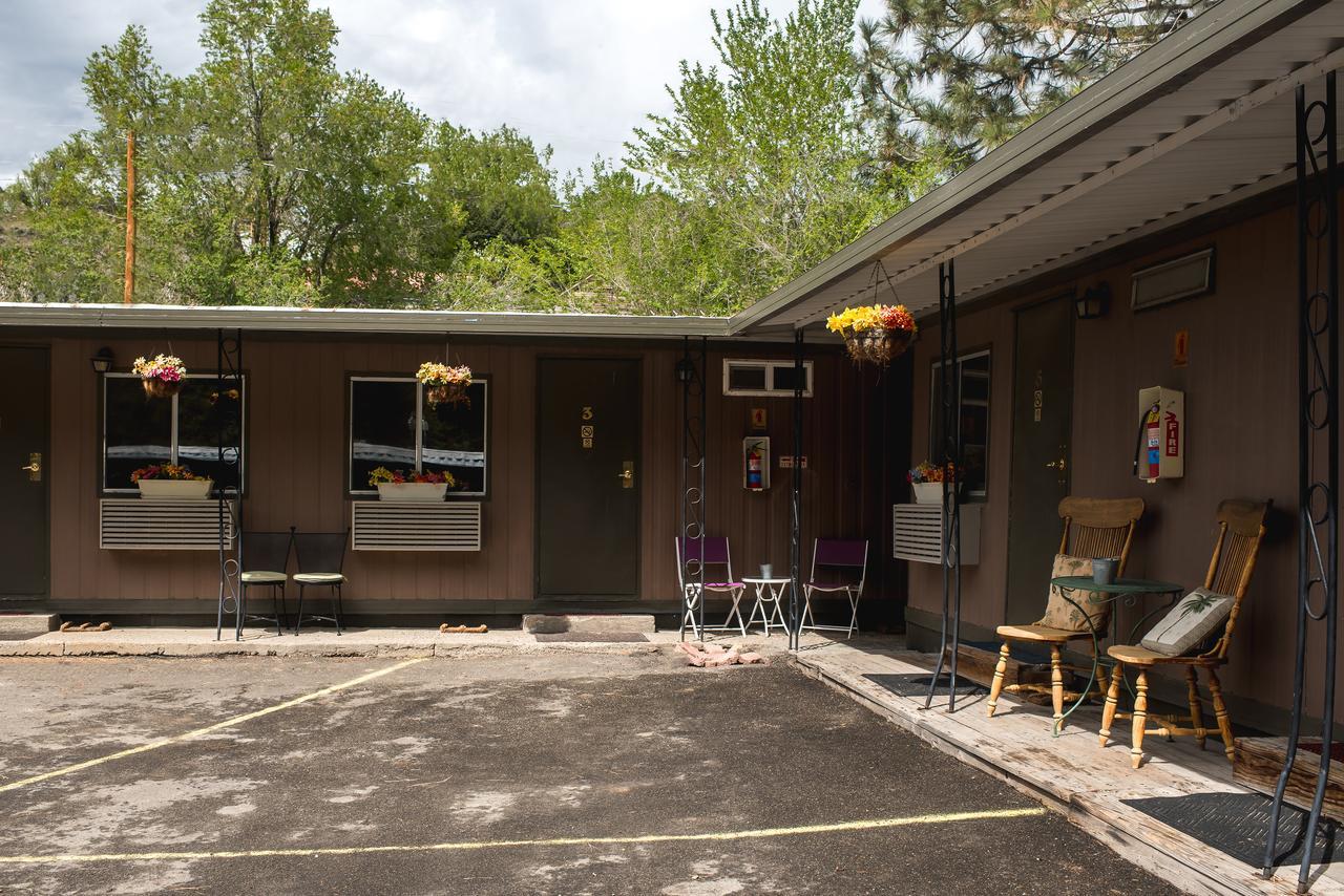 Cozy Mountain Motel Austin Екстер'єр фото